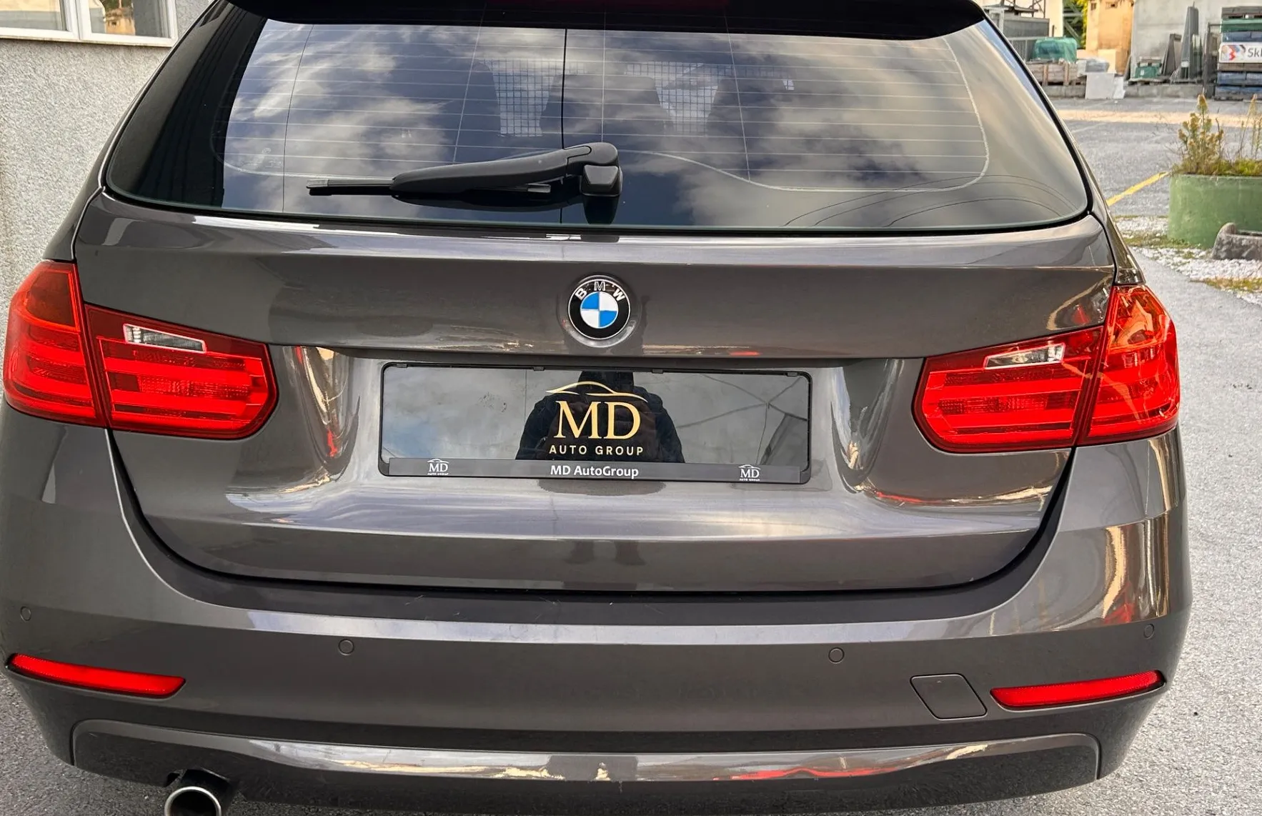 Zunanja slika - BMW Serija 3 - Touring: 318d Touring Sport Line-XSENON-NAVI-GRETJE SEDE - 3