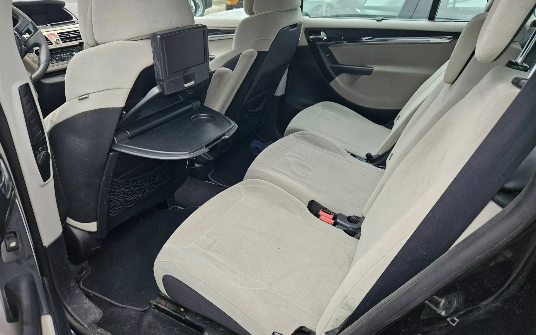 Notranja slika - Citroën C4 Picasso - 2.0 HDi Exclusive Avt. NAVI  DDV PDC... - 11