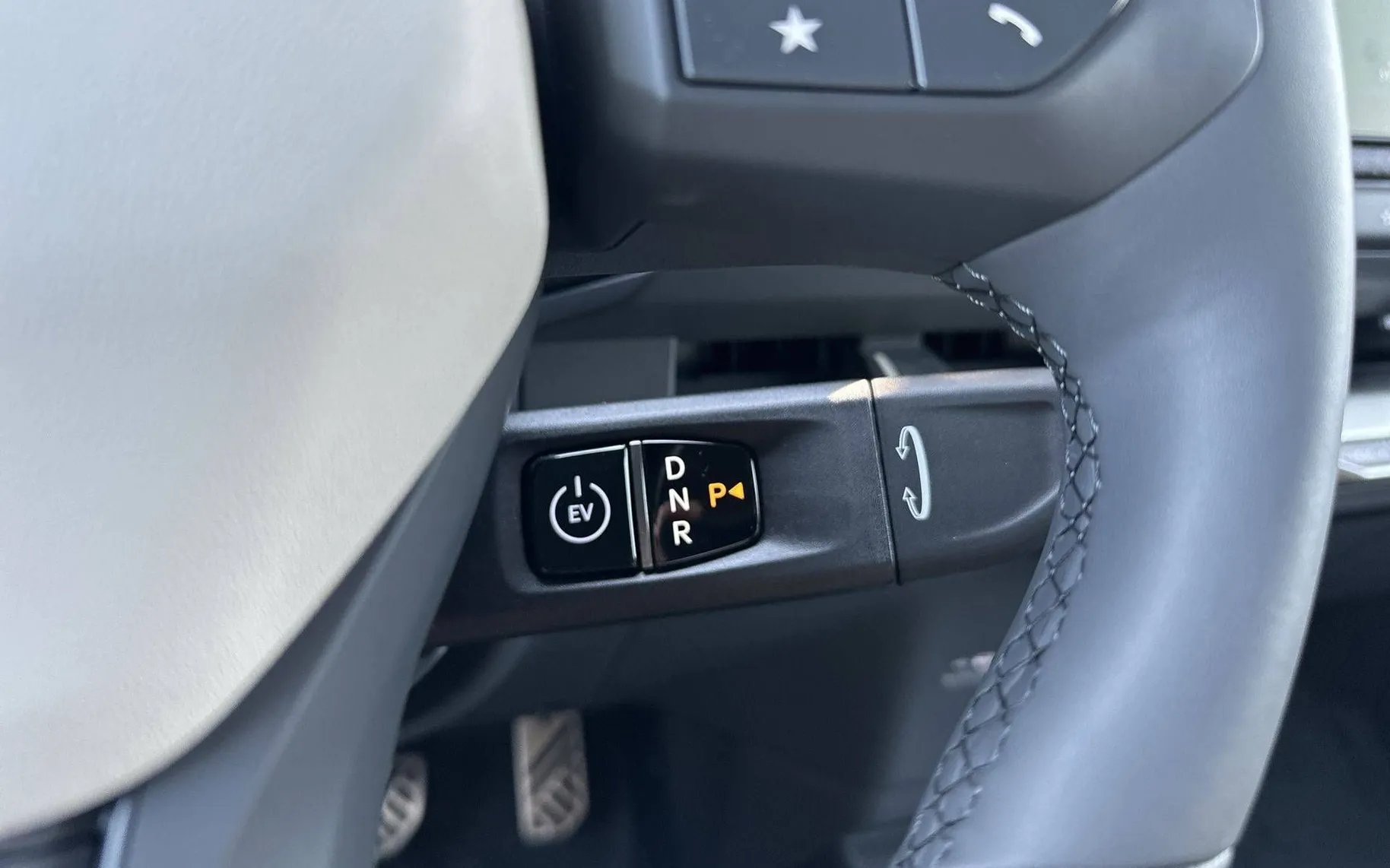 Notranja slika - KIA EV2 - GT-Line 61 kWh 22KW AC+ PREMIČNA ZADNJA KLOP - 20