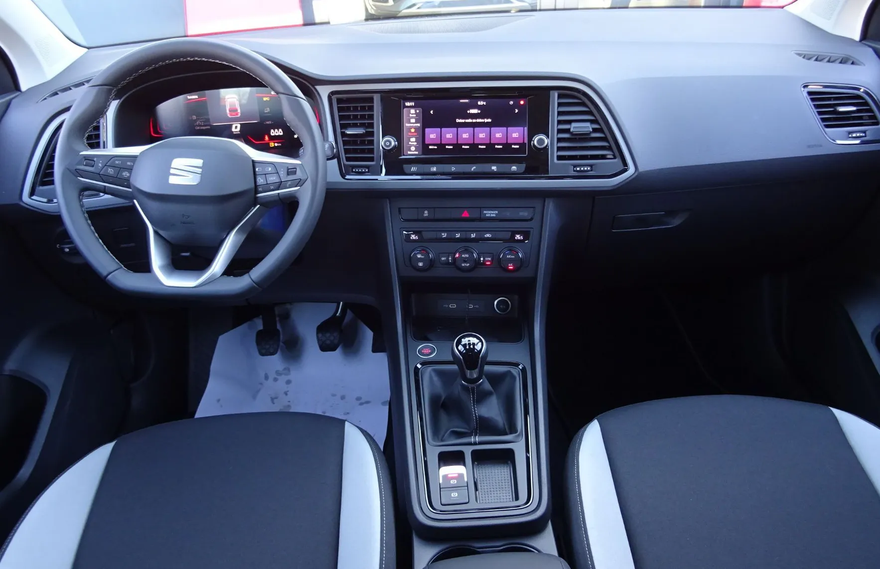 Zunanja slika - Seat Ateca - 1.0 TSI  HOLA 116KM - CELOETNE PNEVMATIKE - - 12