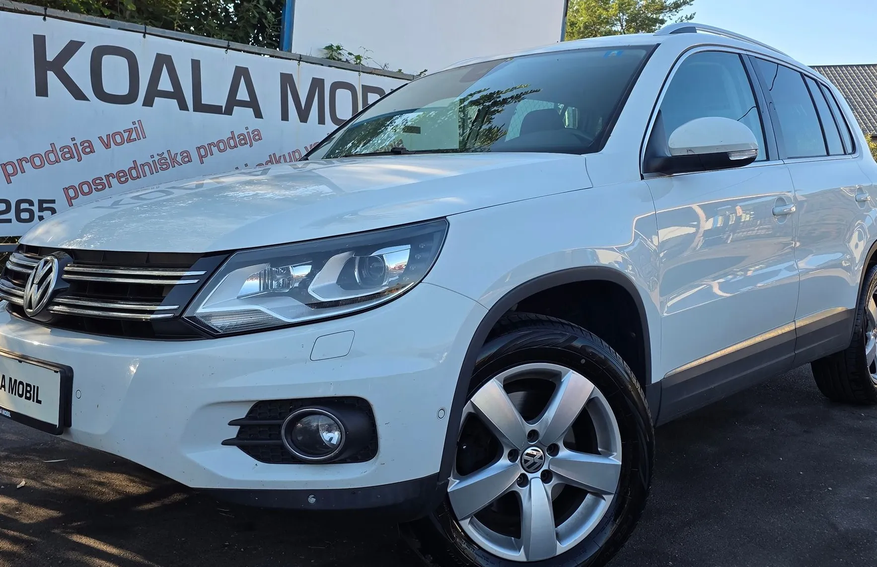 Zunanja slika - Volkswagen Tiguan - 2.0TDI 4MOTION BI-XENON-NAVI-ALU-KEYLESS-1.LASTNIK - 16