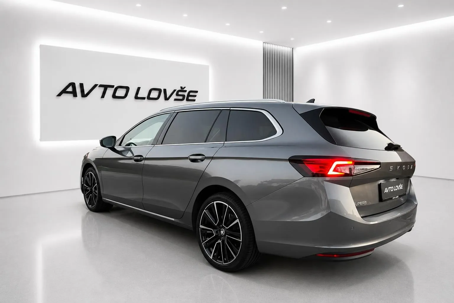 Zunanja slika - Škoda Superb - Combi 2.0 TDI  DSG-1 LASTNIK-NAVI-LED-19 COL-KAM - 4