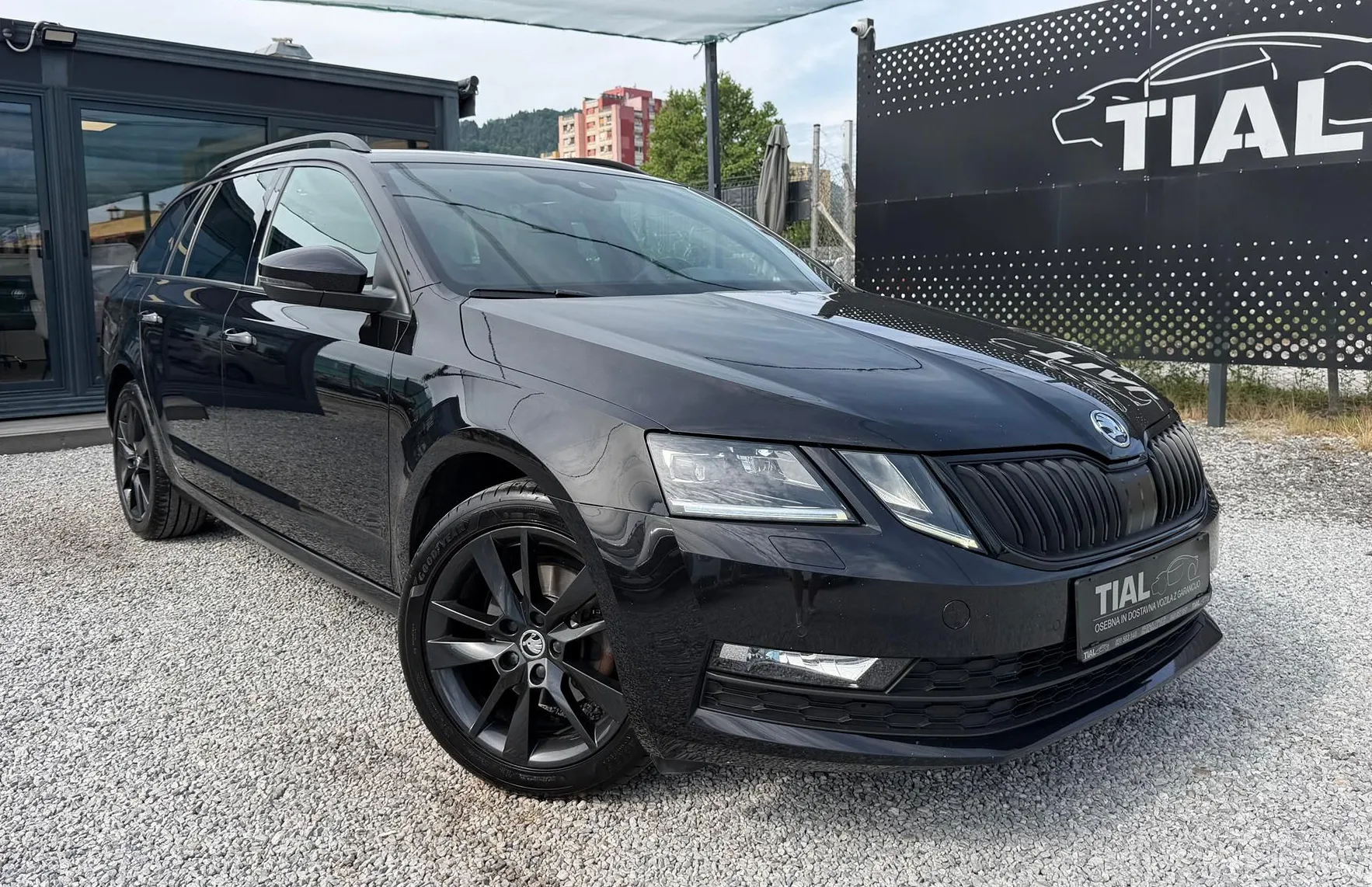 Zunanja slika - Škoda Octavia - 2.0 TDI SLO-FULL LED-ACC-CANTON-ŠPORTNI SEDEŽI - 3