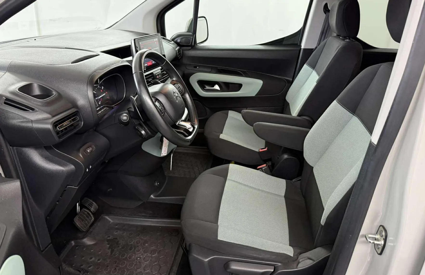 Zunanja slika - Citroën Berlingo - BlueHDi 96 kw.NAVI.PDC. AUTOMATIK.SLOVENSKI+4 GUM - 27