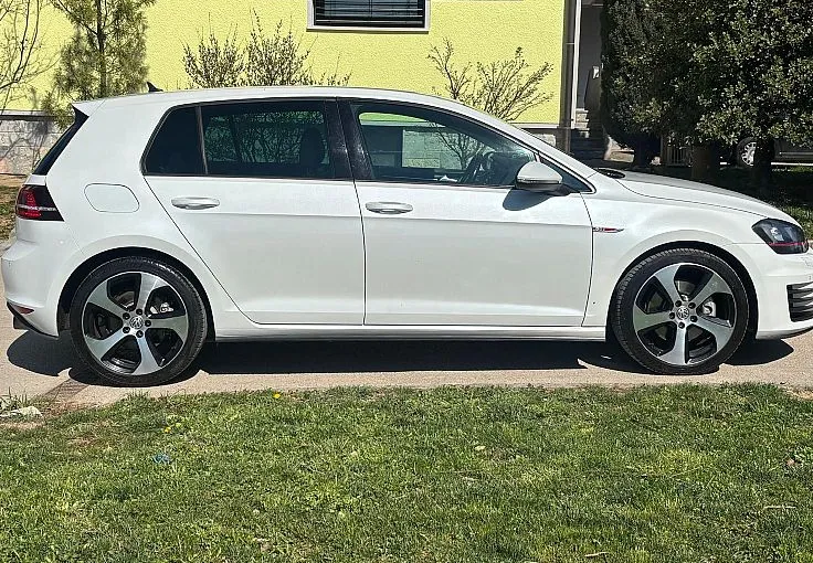 Zunanja slika - Volkswagen Golf - 2.0 GTI BMT DSG - KAMERA - 4