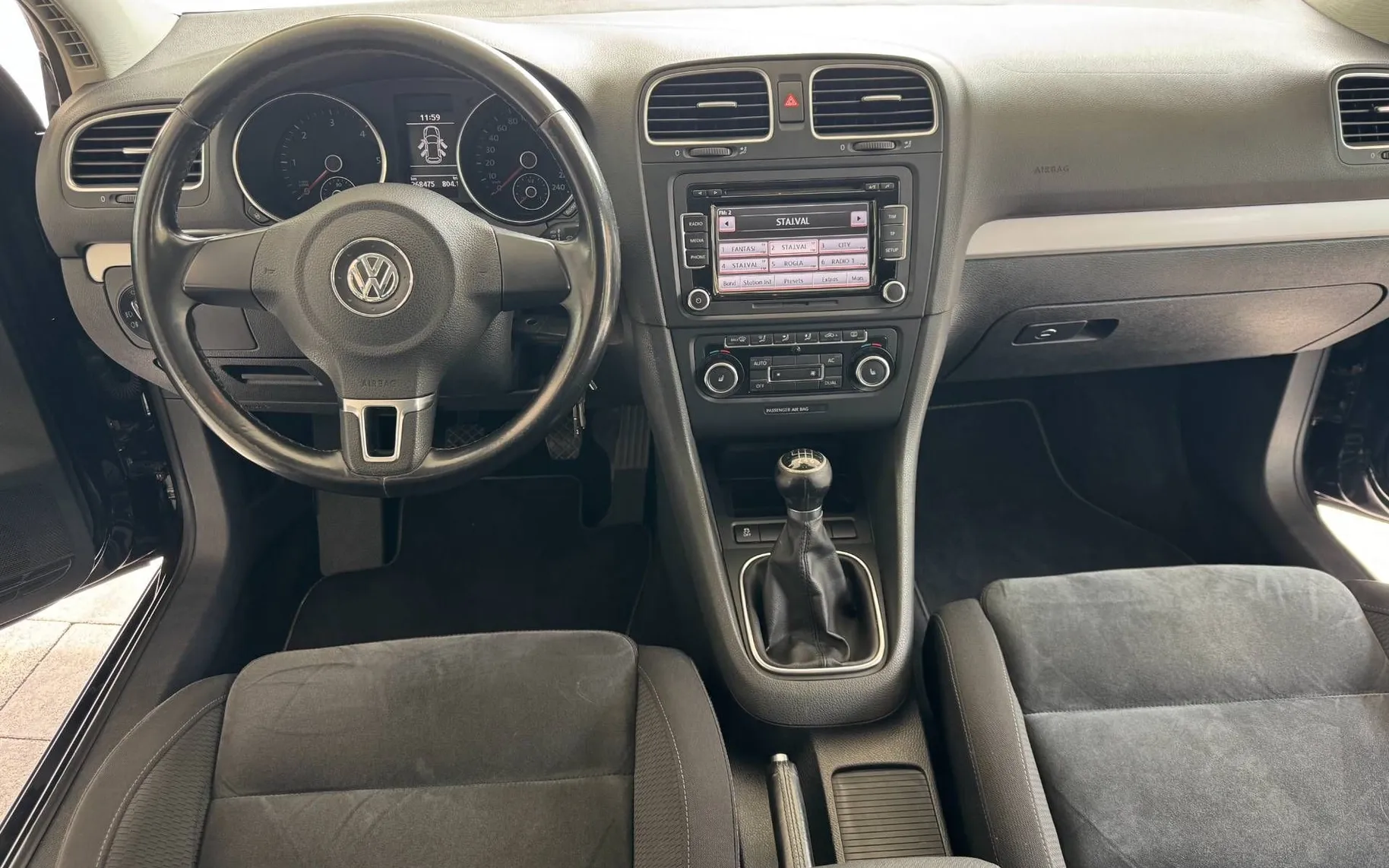 Notranja slika - Volkswagen Golf - Comfortline 2.0 TDI- ALCANTARA-DIGI.KLIMA-ALU- - 11