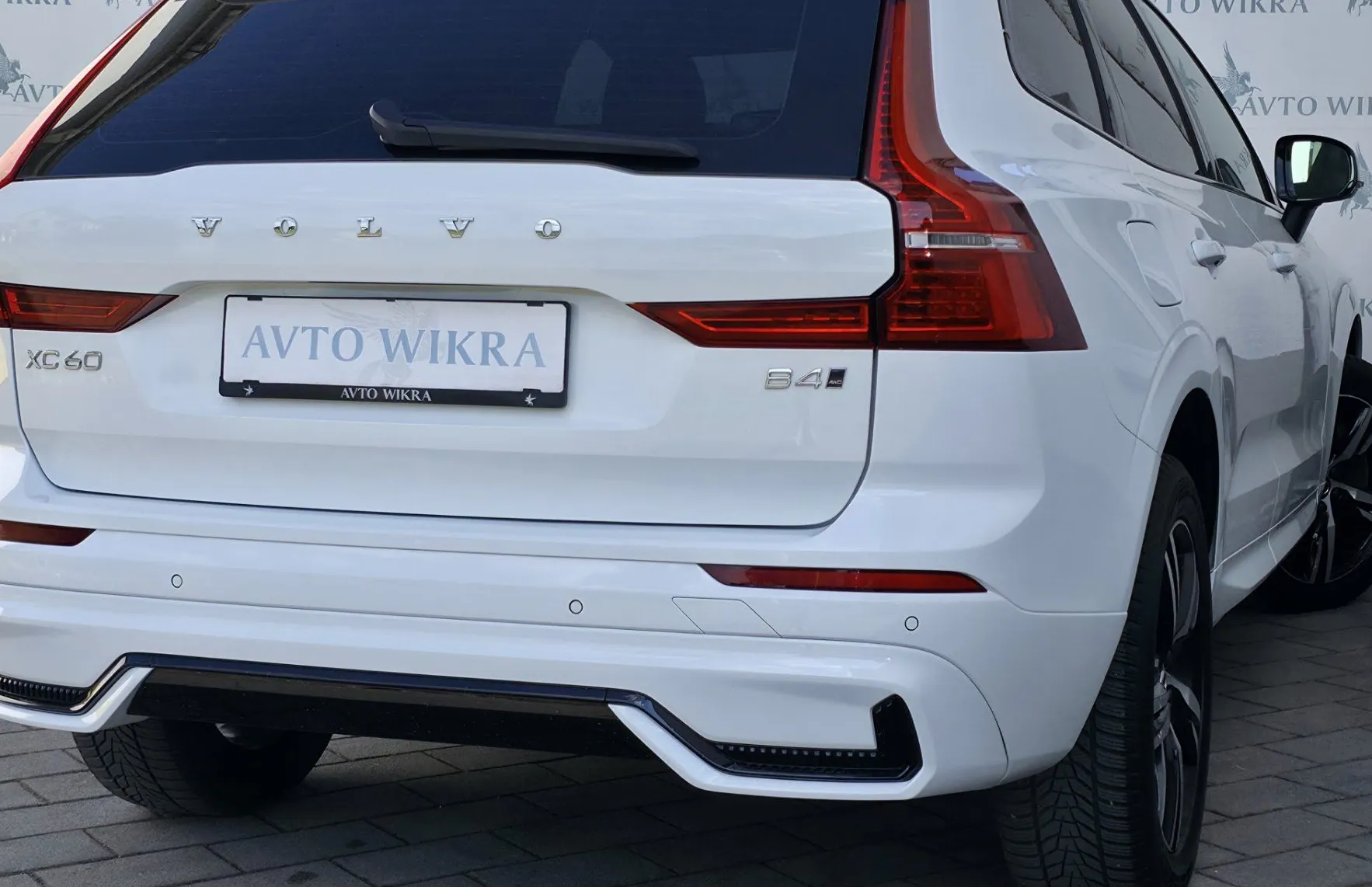 Zunanja slika - Volvo XC60 - B4D AWD AT R-Design FULLED•GRETJE•MEMORY•HARMAN•19 - 4