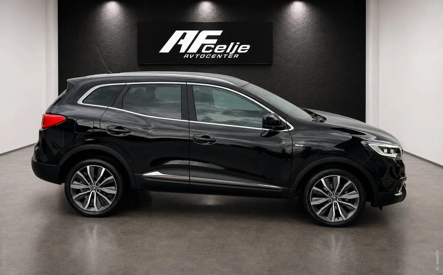 Zunanja slika - Renault Kadjar - 1.6 DCI-4X4 POGON-BOSE-LIZING ZA TUJCE-XENON+LED-. - 4