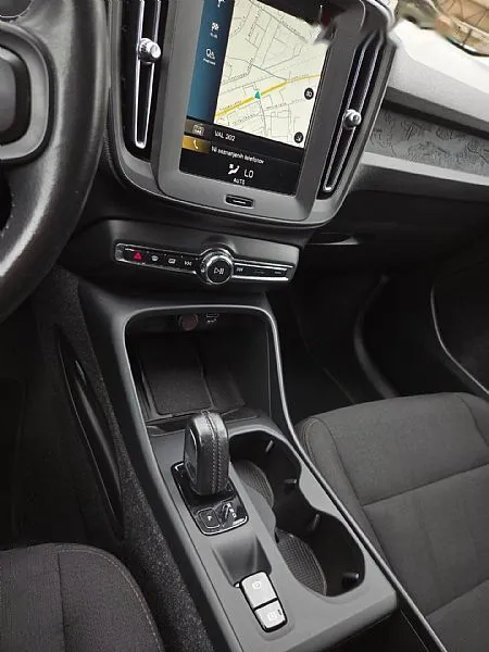Zunanja slika - Volvo XC40 - 1.5T2 Momentum Core AUTOMATIC-FULLLED-NAVI-KAMERA - 19