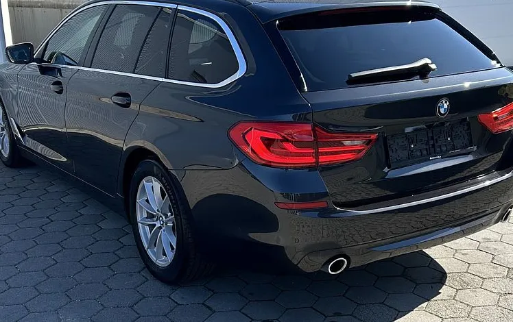 Zunanja slika - BMW Serija 5 - Touring: 520d-ACC-LED-NAVI-PDC-KAMERA-ALU - 4