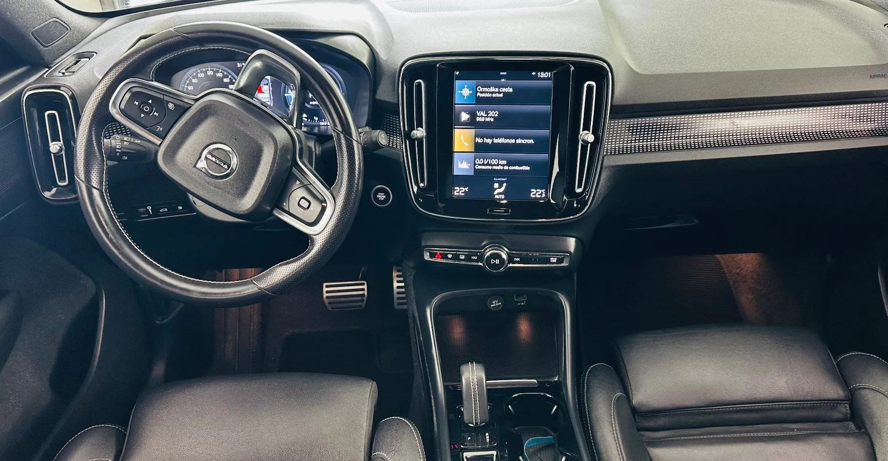 Zunanja slika - Volvo XC40 - T5 Recharge Twin Engine R-Design Avt.KAMERA.LED - 11