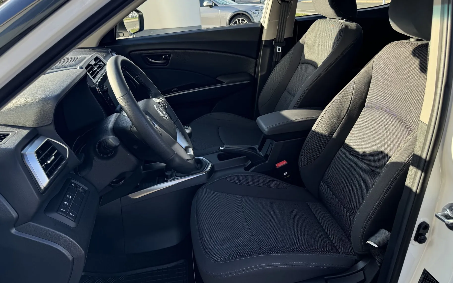 Zunanja slika - SsangYong Tivoli - 1.5 T-GDI Fresh 2WD A T - 12