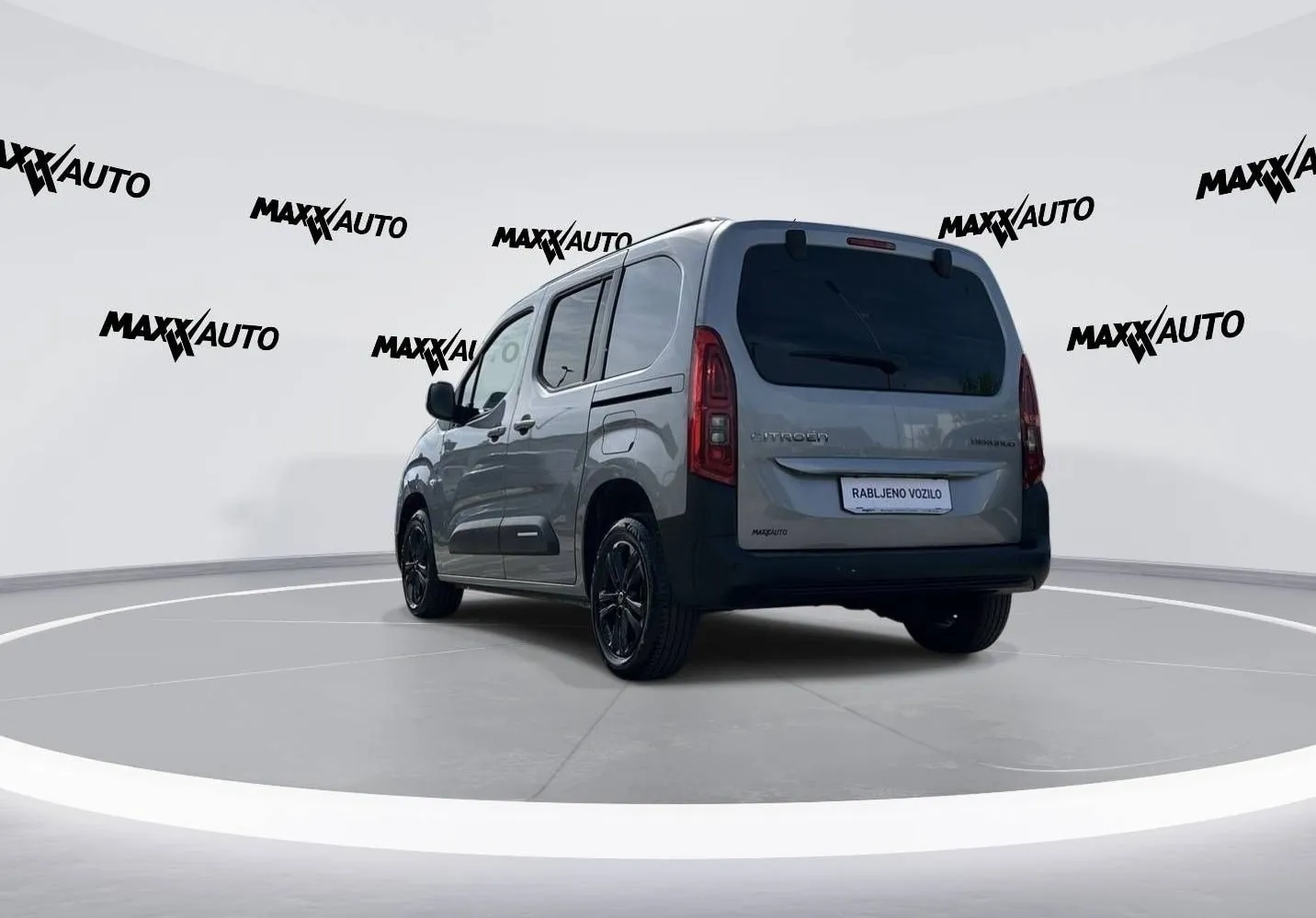 Notranja slika - Citroën Berlingo - 1.5 BlueHDI 130 S S Max MT - 7