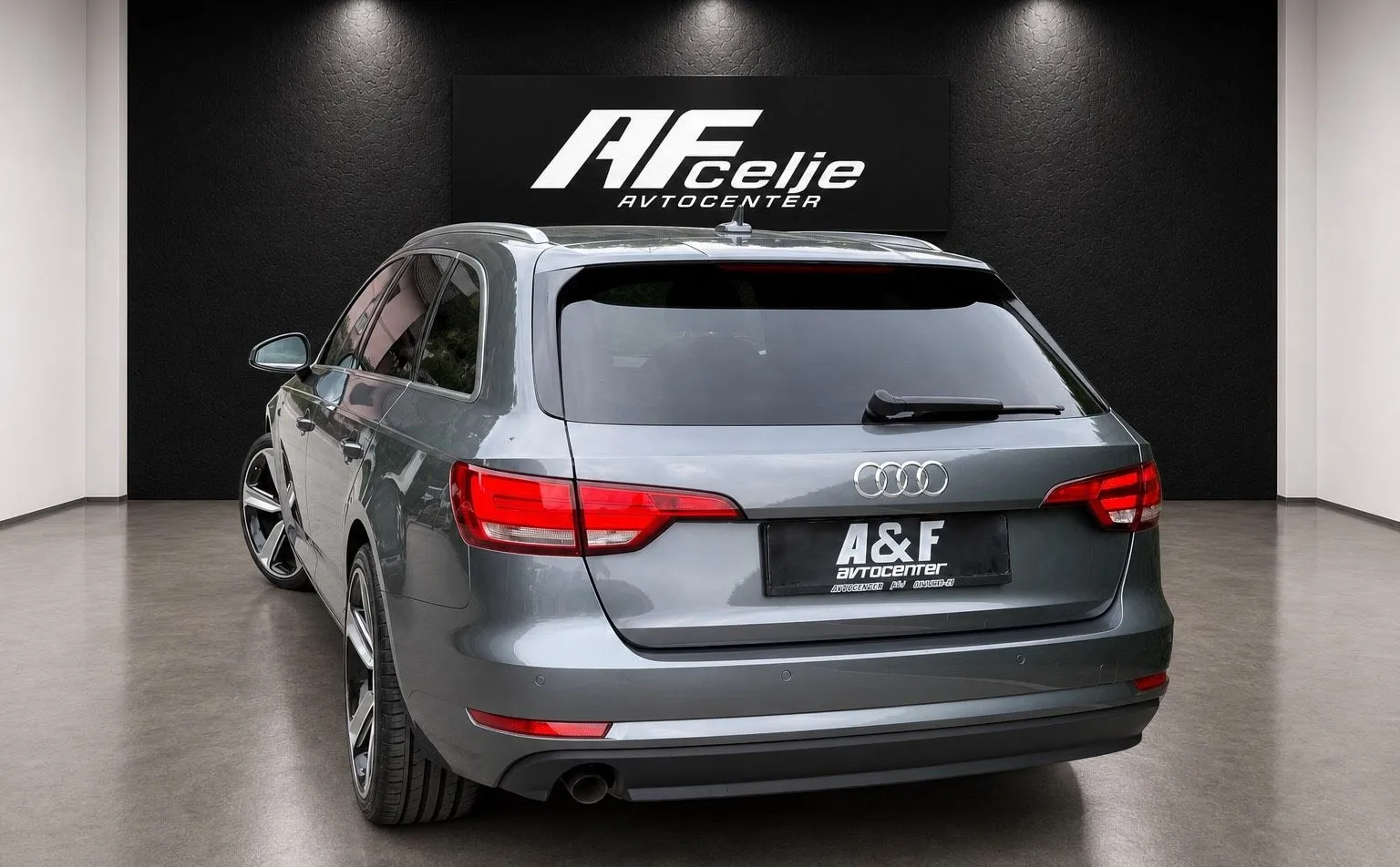 Notranja slika - Audi A4 Avant - 2.0 TDI  Basis  S tronic - 7
