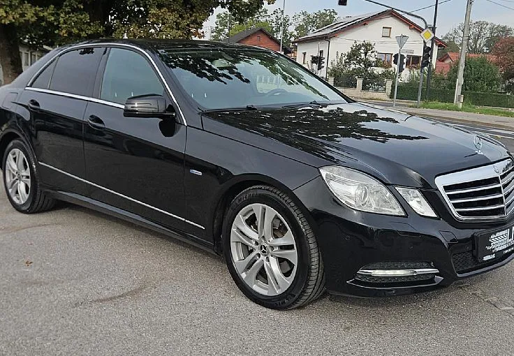 Zunanja slika - Mercedes-Benz E-Razred - °AVANTGARDE° 220 CDI 170ks °AUTOMATIC° °XENON° - 4
