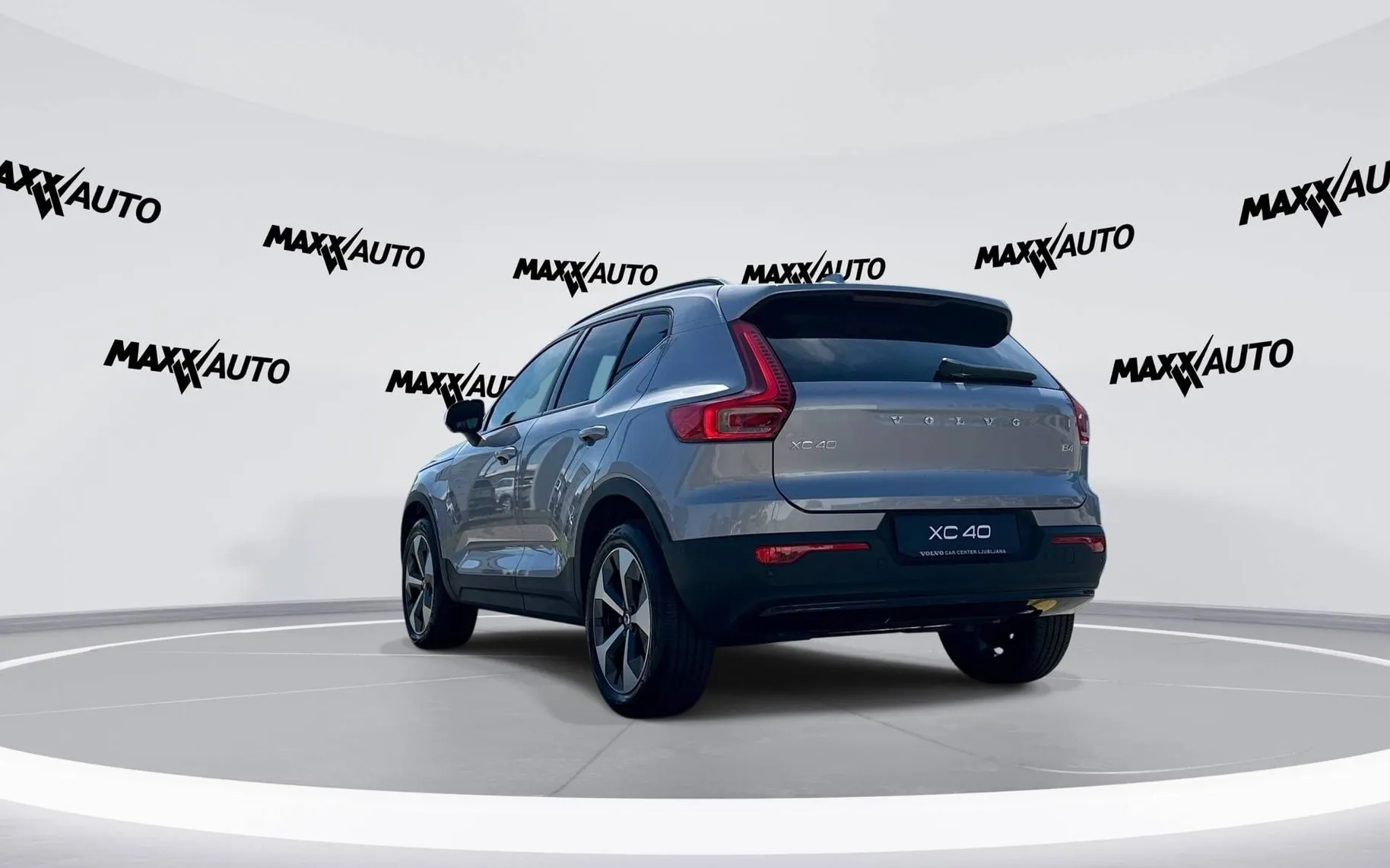 Notranja slika - Volvo XC40 - B4P Ultra Dark Avt. - 7