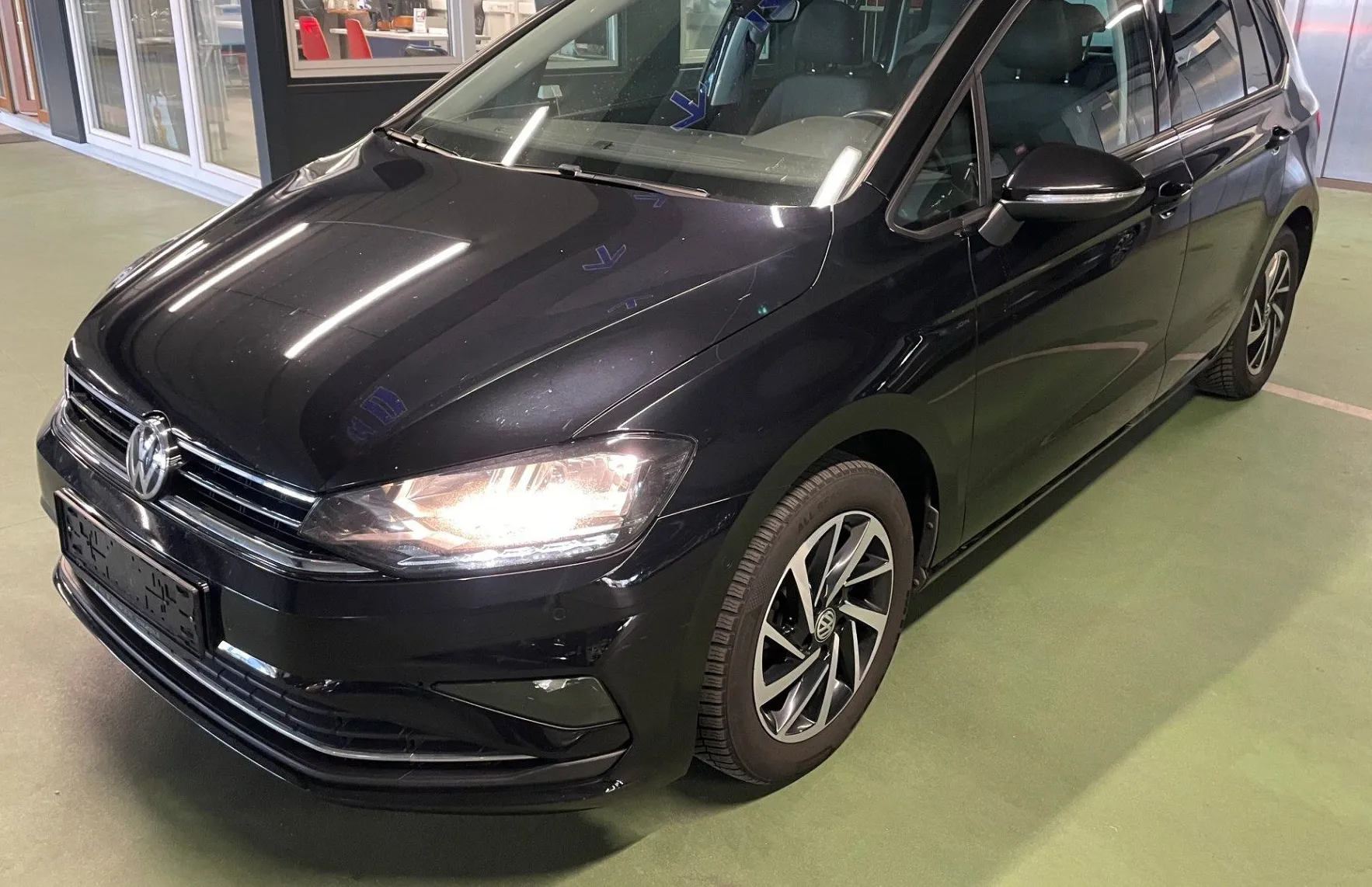 Zunanja slika - Volkswagen Golf - Sportsvan 1.5 TSI ACT Comfortline NAVI.2XPDC.OGR.SEDEŽ - 1