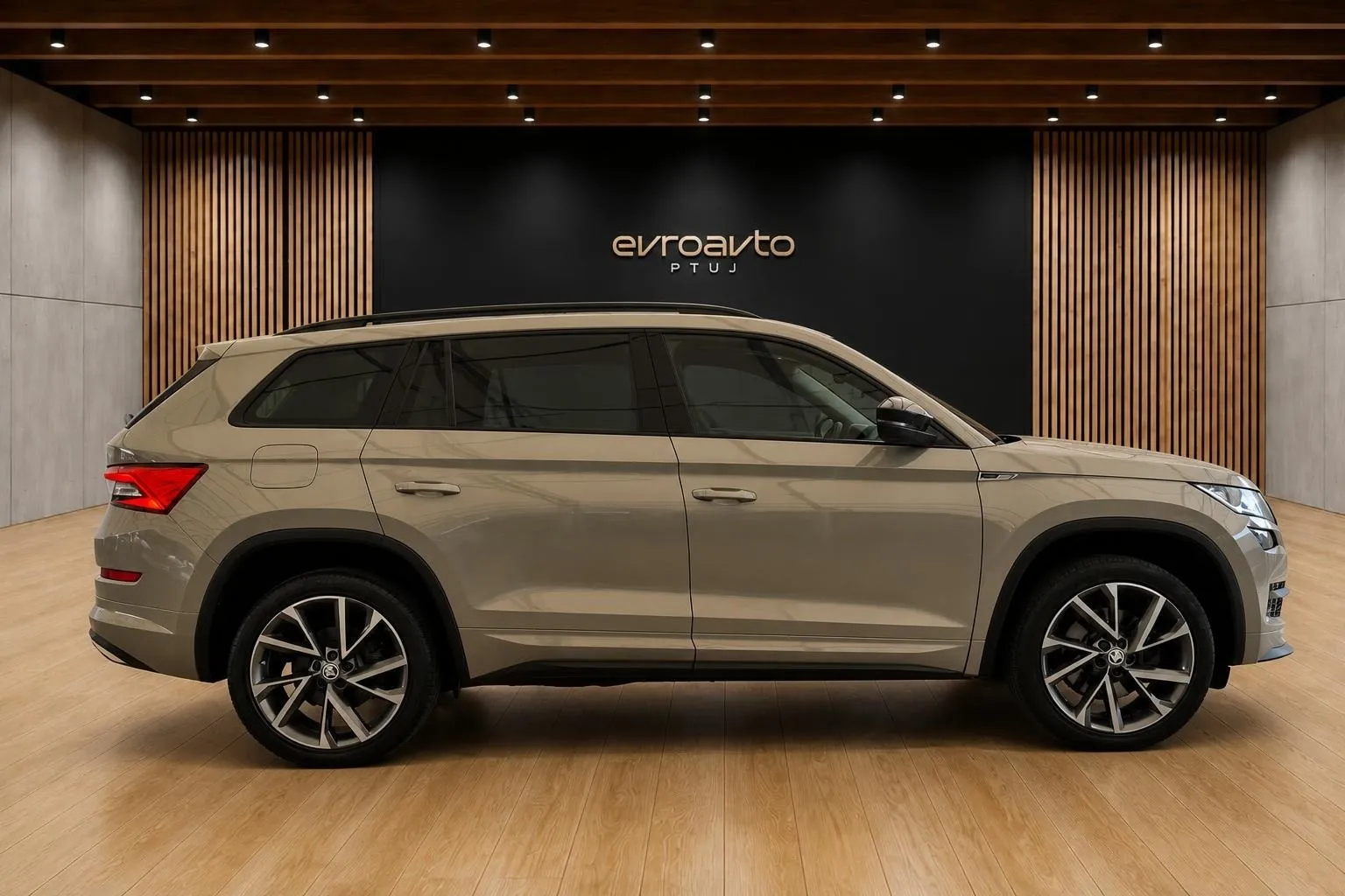 Zunanja slika - Škoda Kodiaq - 4x4 2.0 TDI Sportline DSG•Canton•Matrix•Radar - 4