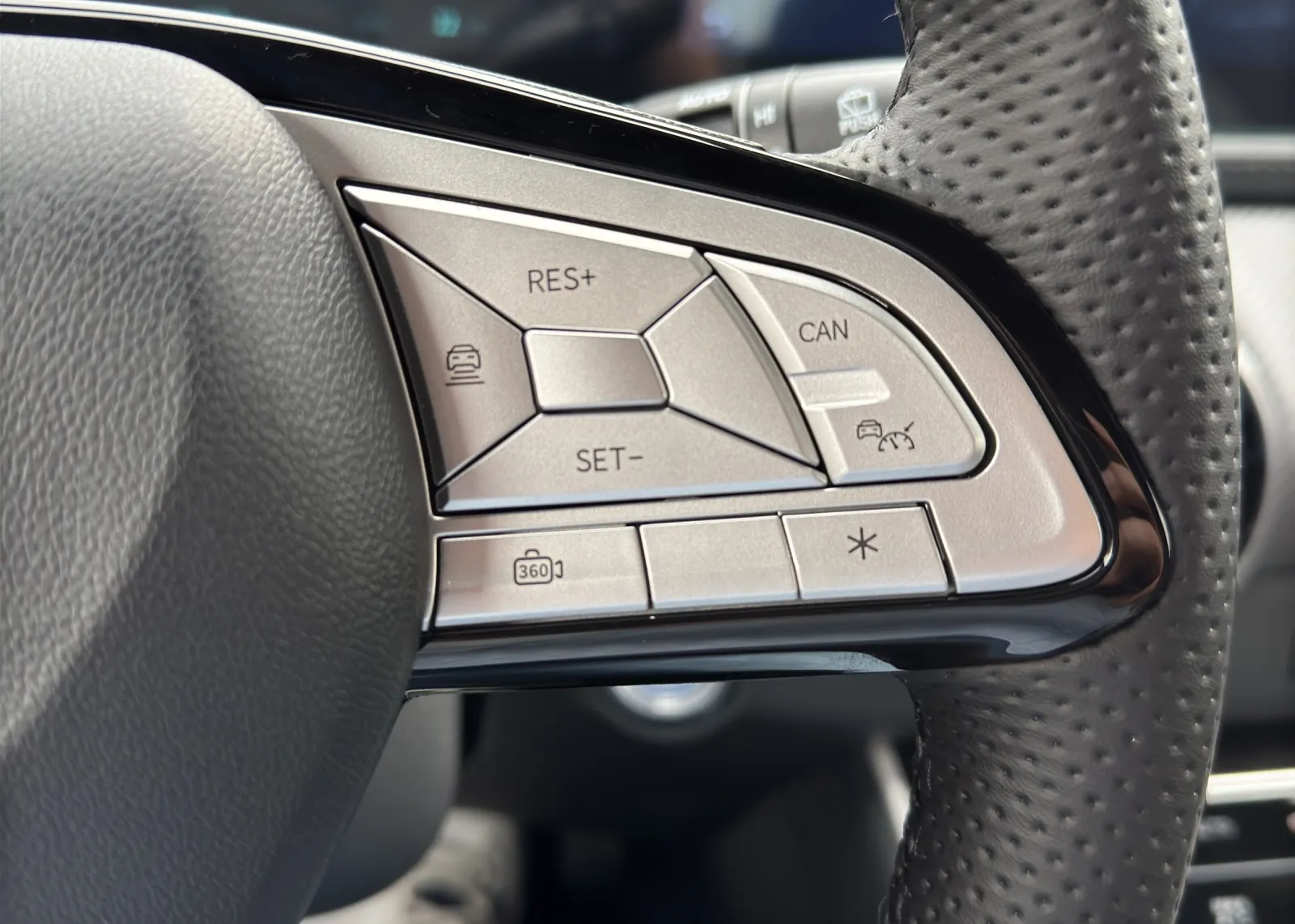 Zunanja slika - Forthing T5 Evo EV - FRIDAY 64.4kWh + PANORAMA + DAB + RADAR + BLISS + - 16