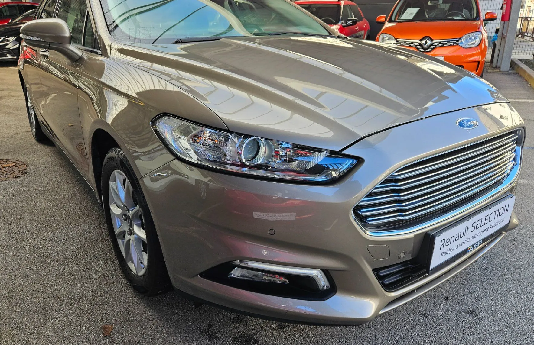 Zunanja slika - Ford Mondeo - Karavan 2.0 EcoBlue Titanium Avt. - 2