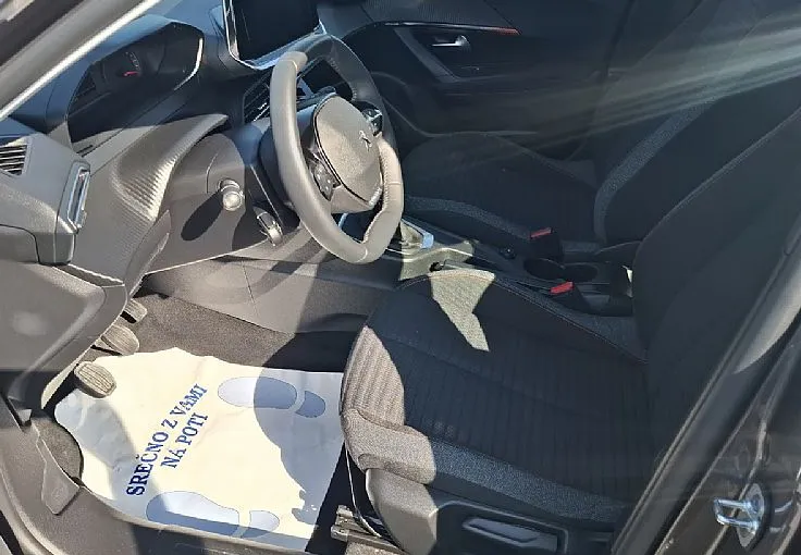 Zunanja slika - Peugeot 2008 - 1.2 100hp - SAMO 48.000km - ODLIČEN - 5