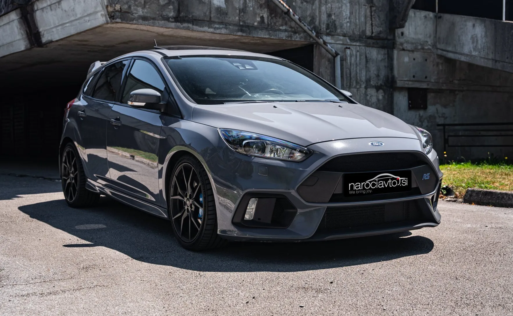 Zunanja slika - Ford Focus - RS - Recaro - SONY - Keyless - Šibedah - Xenon - 2