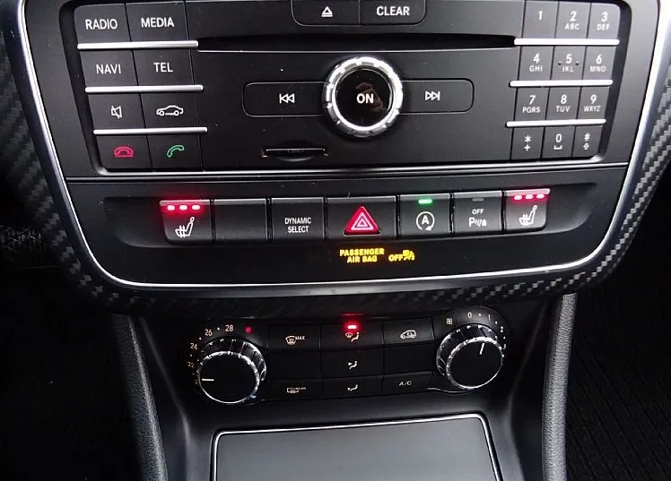 Zunanja slika - Mercedes-Benz GLA-Razred - GLA 200 d 136KM Avt.7G - KOT NOV - SERVISIRAN - - 16