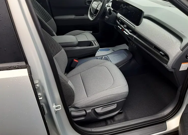 Zunanja slika - KIA EV3 - 58.3 kWh baterija. 150 kW  204 KM  Star - 10