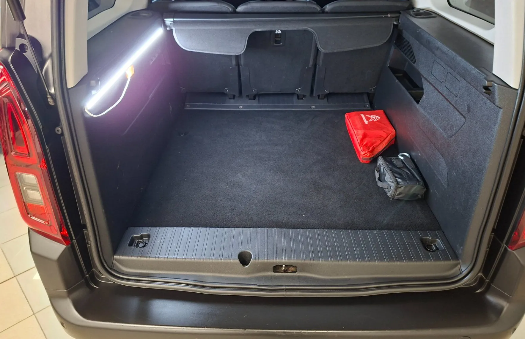 Zunanja slika - Citroën Berlingo - 1.5 BlueHDi 130 S S XL-1.LASTNIK-SLO-ODLIČEN - 17