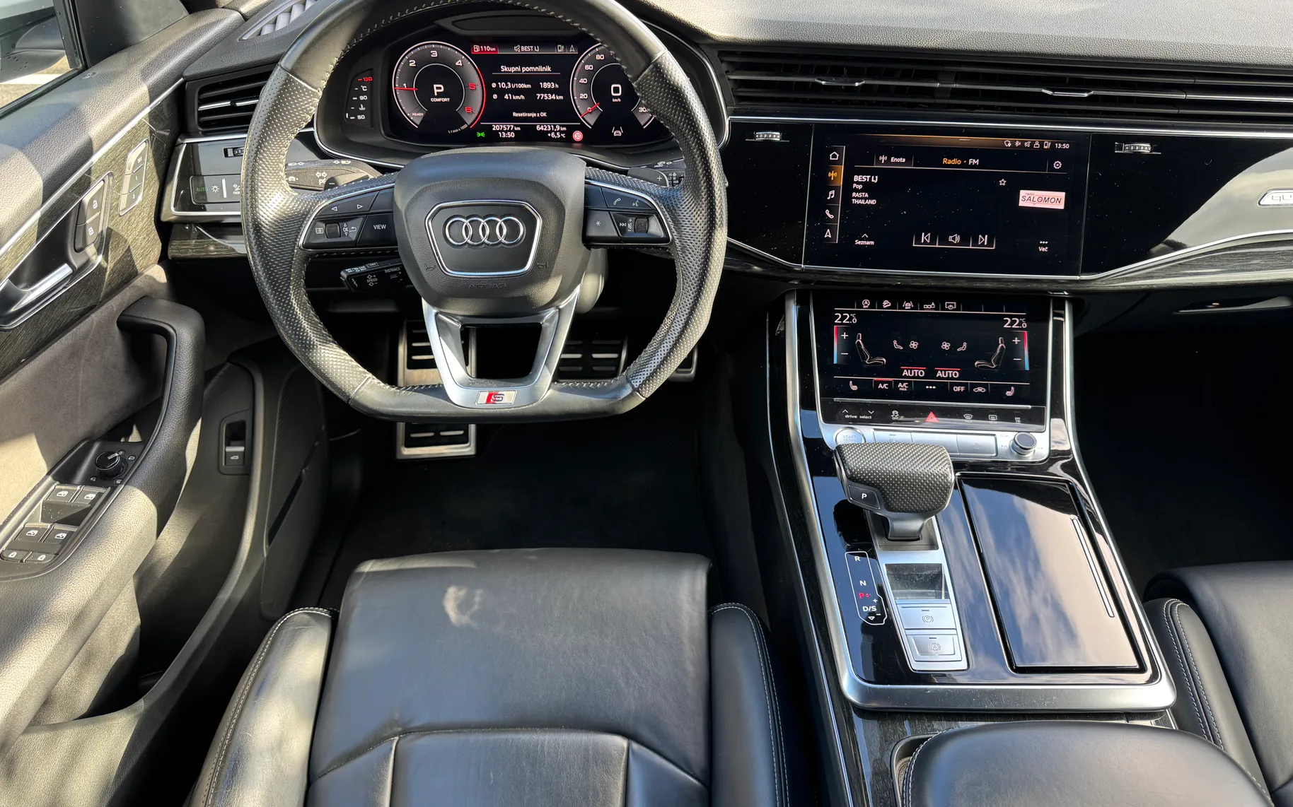 Notranja slika - Audi Q8 - quattro 50 TDI Tiptronic - 5