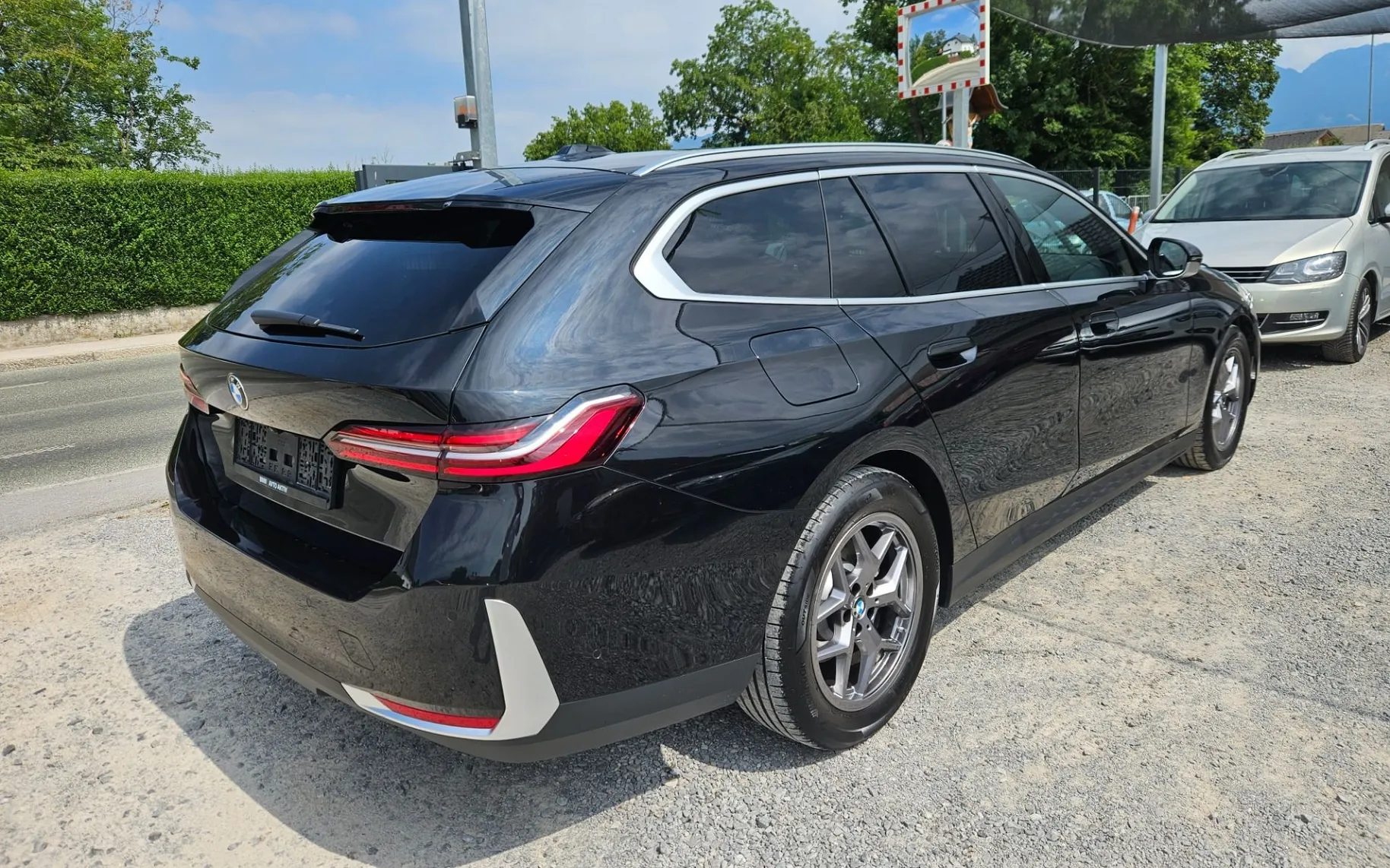 Zunanja slika - BMW serija 5 Touring: - 520d  AT   1.LASTNIK SLO VIRTUAL  LED - 3