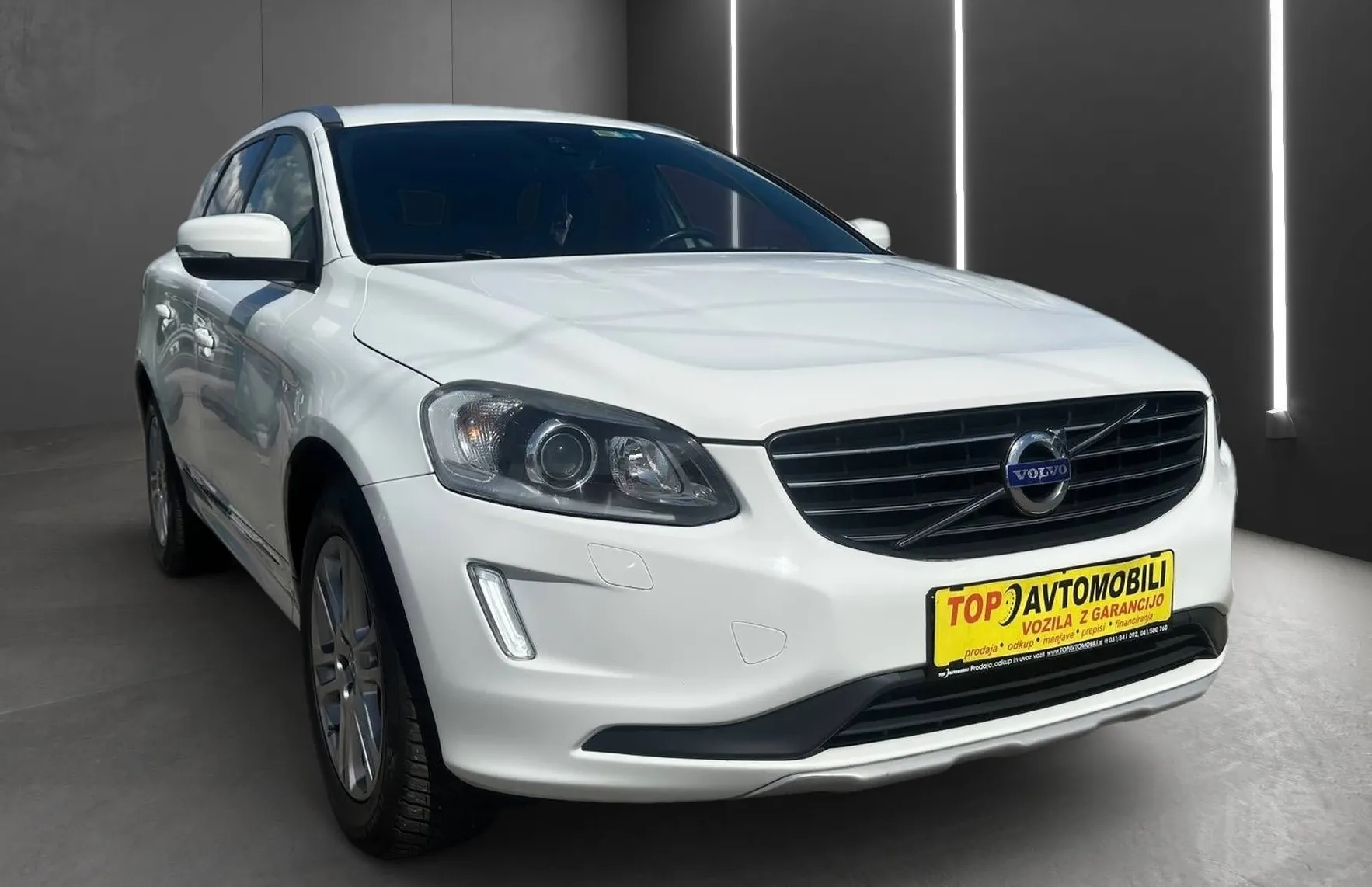 Zunanja slika - Volvo XC60 - D4 XENON HI-FI TEMPOMAT NAVI VIRTUAL PDC - 10