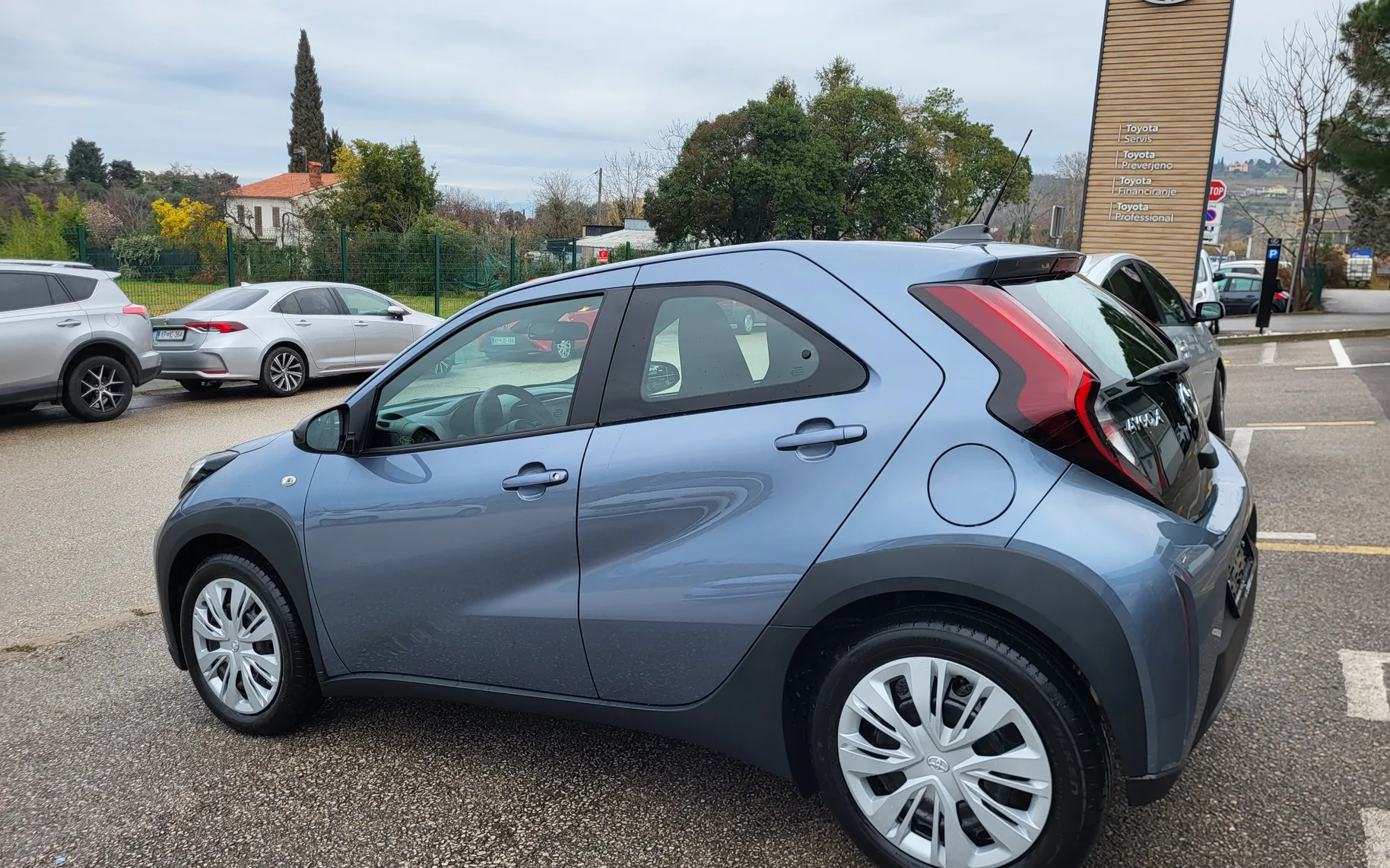 Zunanja slika - Toyota Aygo - X - 4