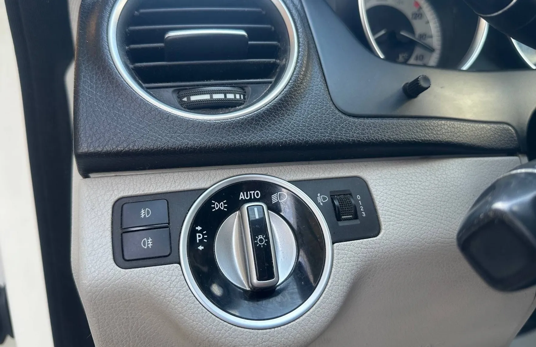 Zunanja slika - Mercedes-Benz C-Razred - C 200 CDI MOŽNOST FINANCIRANJA BREZ POLOGA - 17