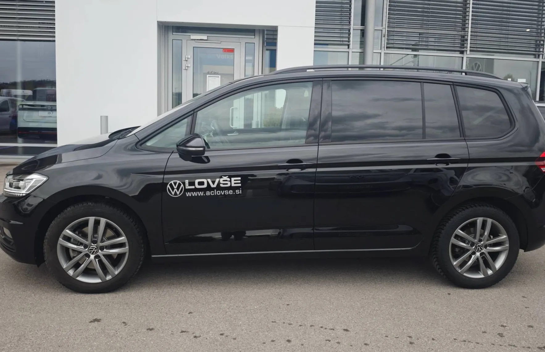 Zunanja slika - Volkswagen Touran - 2.0 TDI 4 ALL |PANORAMA|NAVI|FULL LED| - 4