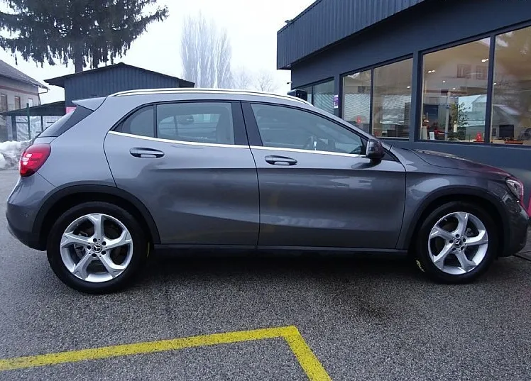 Zunanja slika - Mercedes-Benz GLA-Razred - GLA 180 AVT.-122KM - KOT NOV -NAVI-GRETJE SEDEŽEV - 3