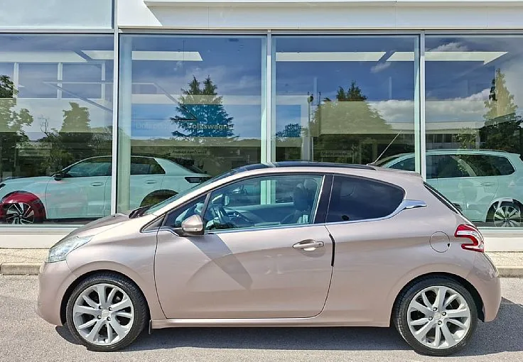Zunanja slika - Peugeot 208 - 1.6 e-HDi Allure - 2