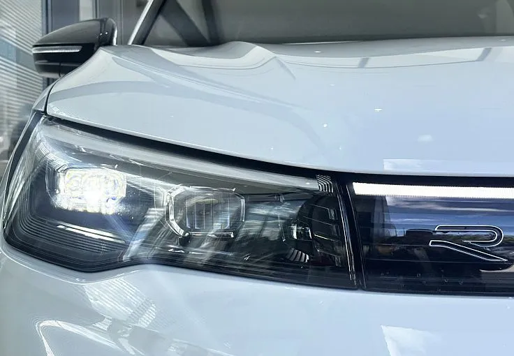 Zunanja slika - Volkswagen Tiguan - R-Line 1.5 eTSI DSG-KLJUKA-BLACK STYLE- - 2