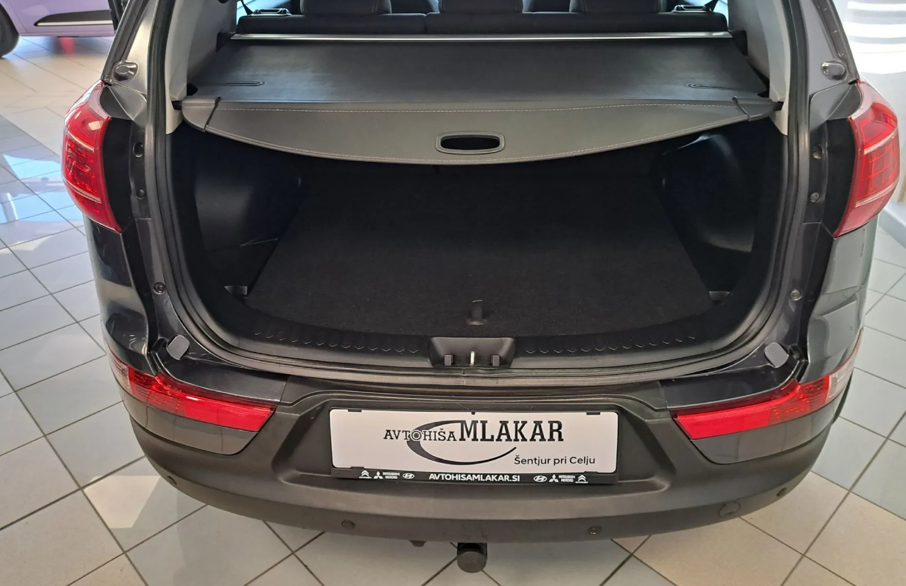 Zunanja slika - KIA Sportage - 2.0 bencinski 120kW Urban-HITRI KREDIT-ODLIČEN- - 16