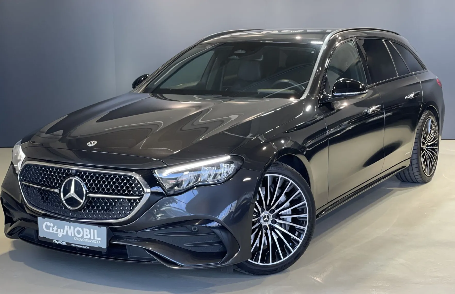 Zunanja slika - Mercedes-Benz E-Razred - ZRAČNO-KEYLESS-NAVI-KLJUKA-LED-RADAR-LANE-VIRTUAL - 1