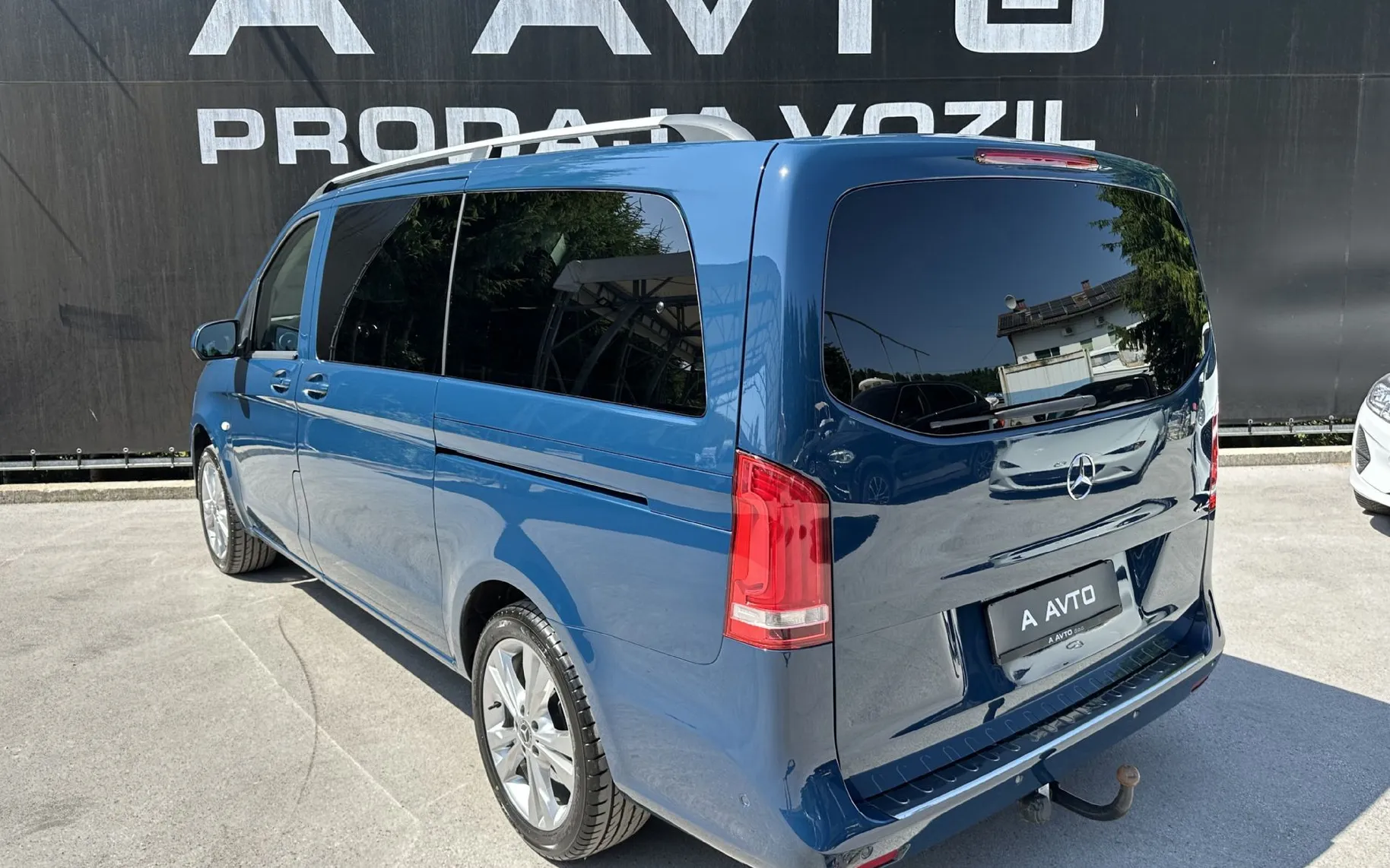 Zunanja slika - Mercedes-Benz Vito - 4x4-LANG-WEBASTO-2xPDC-NAVI-GRET.SEDEŽEV-7+1-VK... - 5