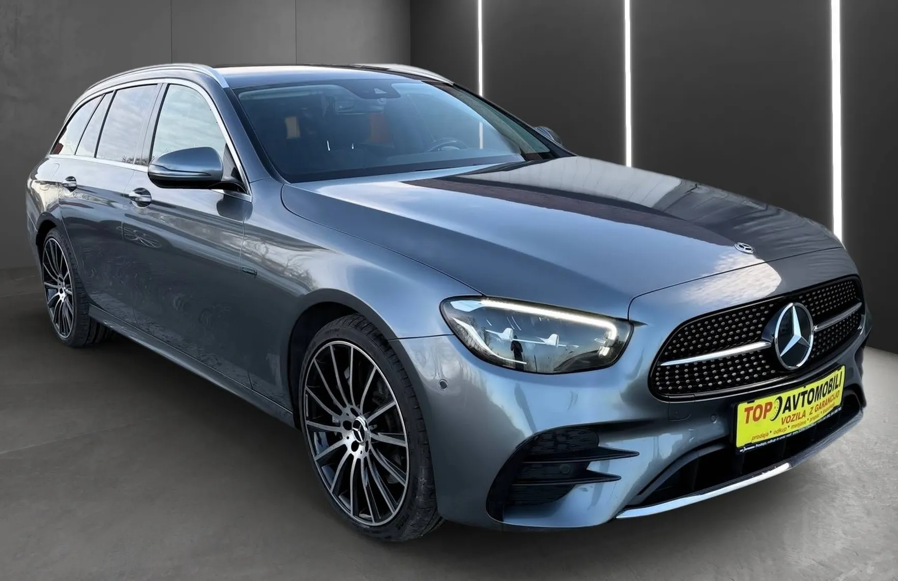 Zunanja slika - Mercedes-Benz E-Razred - 300 de 4MATIC AMG LINE LED DISTRONIC KAM USNJE T - 9