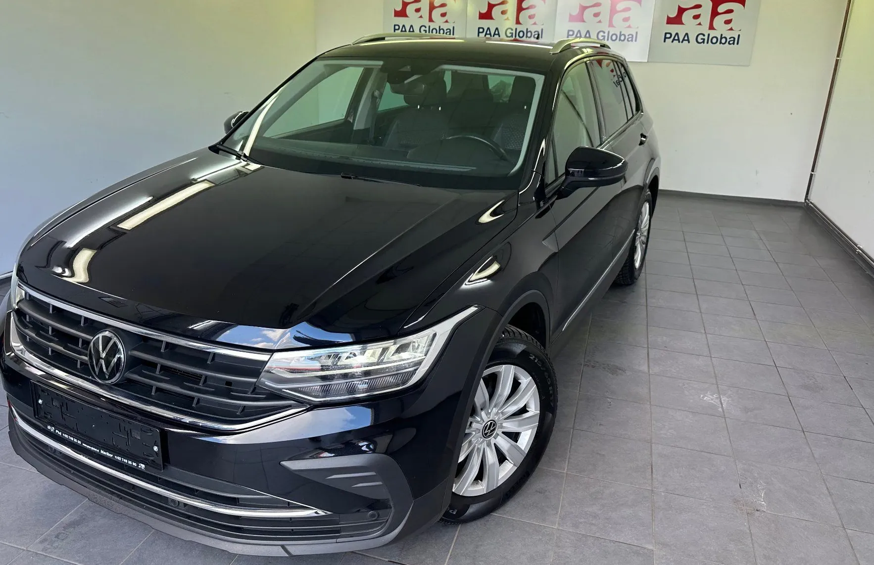 Zunanja slika - Volkswagen Tiguan - 2.0 TDI 110kW.NEMŠKI+4ALU.NAVI.AUT.GRET.SED.LED - 1