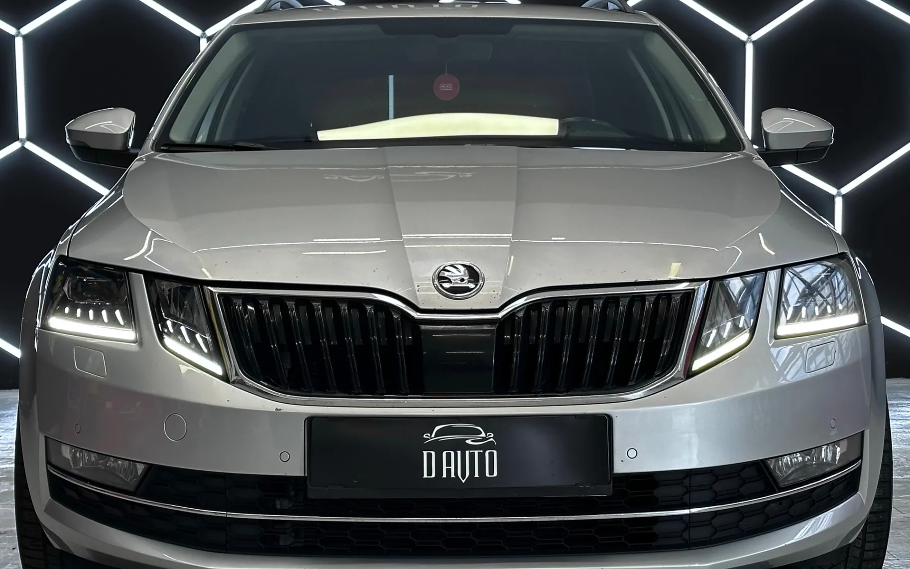 Zunanja slika - Škoda Octavia - 2.0 TDI DSG 110 kW-LED-NAVI-KLJUKA-AMBIENT-ACC... - 2
