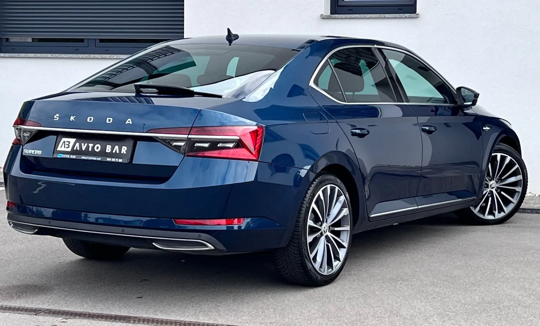 Notranja slika - Škoda Superb - 2.0 TDI+LK+SLO+MATEIX+VIRTUAL+RADAR+KAMERA+MASAŽA - 8