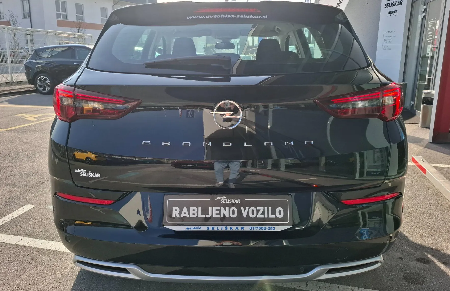Zunanja slika - Opel Grandland - 1.2 TURBO 96KW - POTRJENA SERVISNA - AKCIJSKA CENA - 7