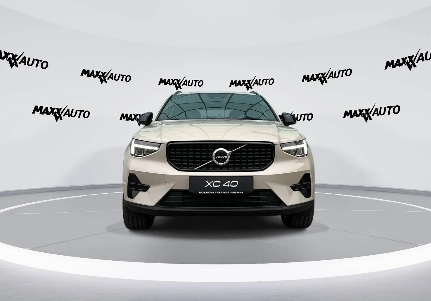 Zunanja slika - Volvo XC40 - B3 P Plus Dark AT DCT - 2
