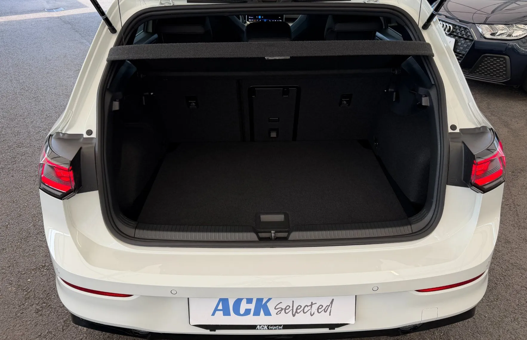 Zunanja slika - Volkswagen Golf - 4JOY 1.5 eTSI DSG SLO-1.LASTNIK MATRIX LED-KAMERA - 11
