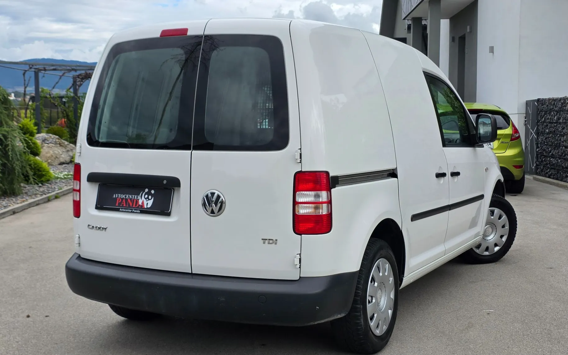 Zunanja slika - Volkswagen Caddy - Crafter  1,6 TDI Trendline - 4