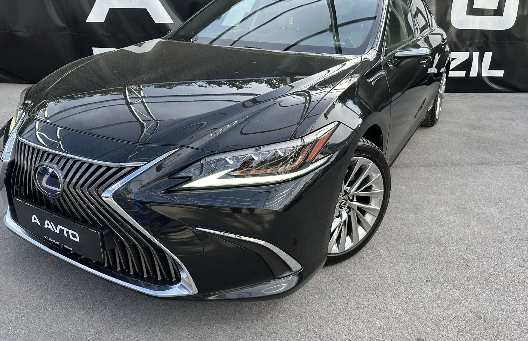 Zunanja slika - Lexus ES - 300h Luxury Avt.+DIGI PAKET-KOT NOV... - 1